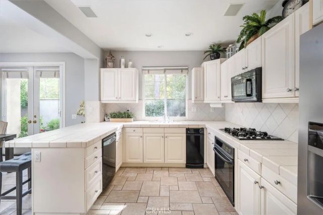 26910 Monterey, Valencia, CA 91355