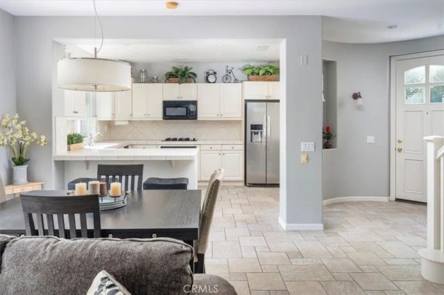 26910 Monterey, Valencia, CA 91355