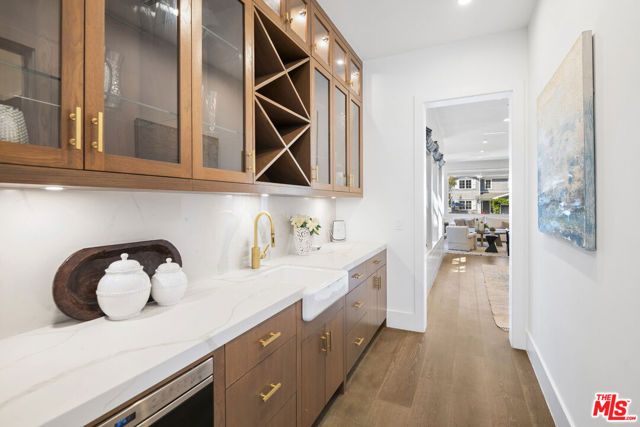 7500 Stewart Avenue, Los Angeles, CA 90045