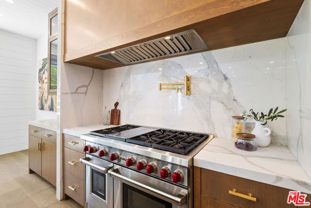 7500 Stewart Avenue, Los Angeles, CA 90045