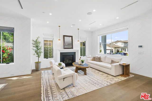 7500 Stewart Avenue, Los Angeles, CA 90045