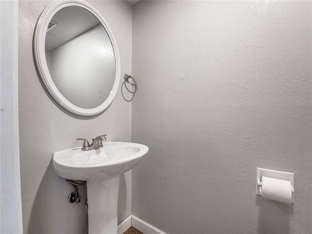 101 N Hortense Avenue, Edmond, OK 73034