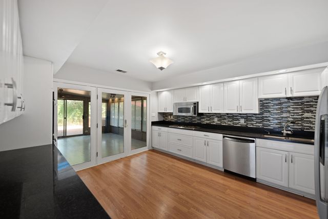 6804 Swan Lane, Schererville, IN 46375