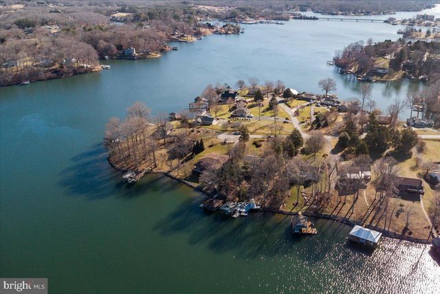 1031 LAKEMOUNT DR, Moneta, VA 24121