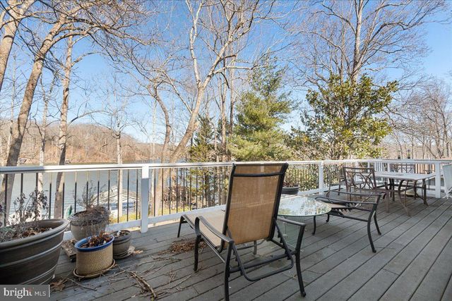 1031 LAKEMOUNT DR, Moneta, VA 24121
