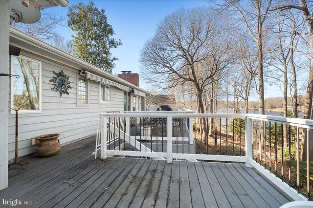 1031 LAKEMOUNT DR, Moneta, VA 24121