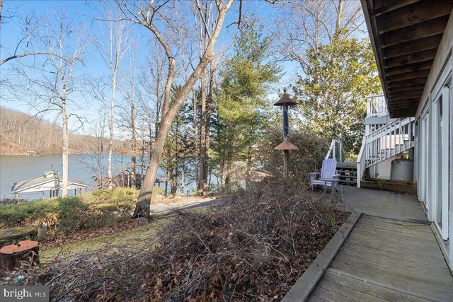 1031 LAKEMOUNT DR, Moneta, VA 24121