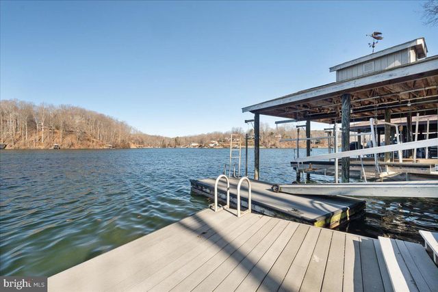 1031 LAKEMOUNT DR, Moneta, VA 24121