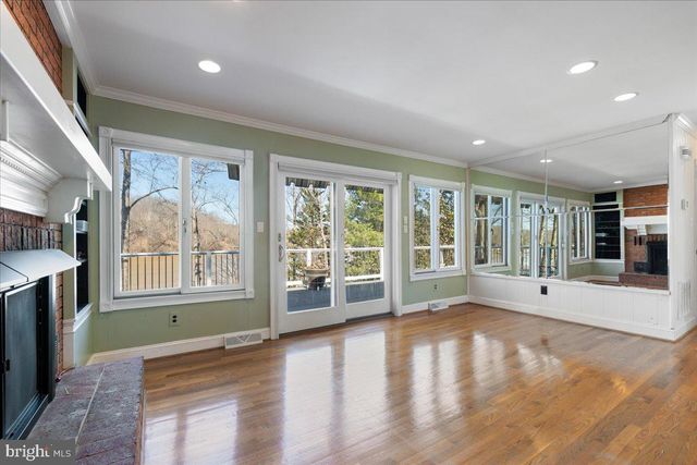 1031 LAKEMOUNT DR, Moneta, VA 24121