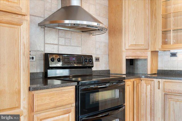 1031 LAKEMOUNT DR, Moneta, VA 24121