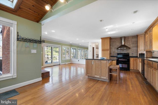 1031 LAKEMOUNT DR, Moneta, VA 24121