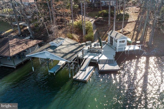 1031 LAKEMOUNT DR, Moneta, VA 24121