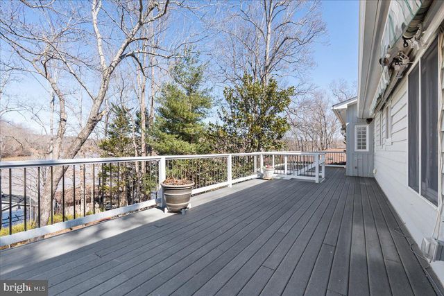 1031 LAKEMOUNT DR, Moneta, VA 24121