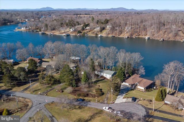 1031 LAKEMOUNT DR, Moneta, VA 24121