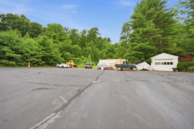 65 Chester Road, Raymond, NH 03077