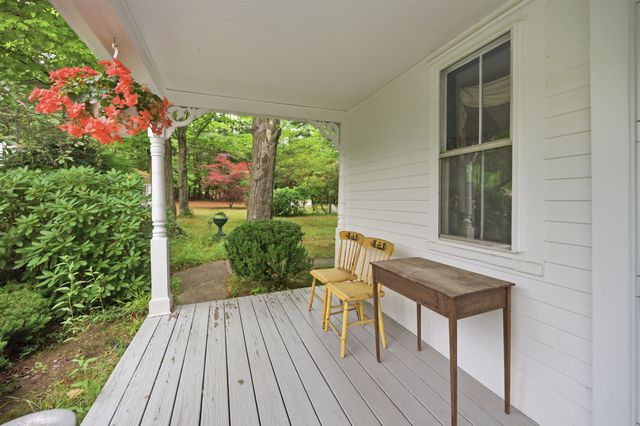 65 Chester Road, Raymond, NH 03077