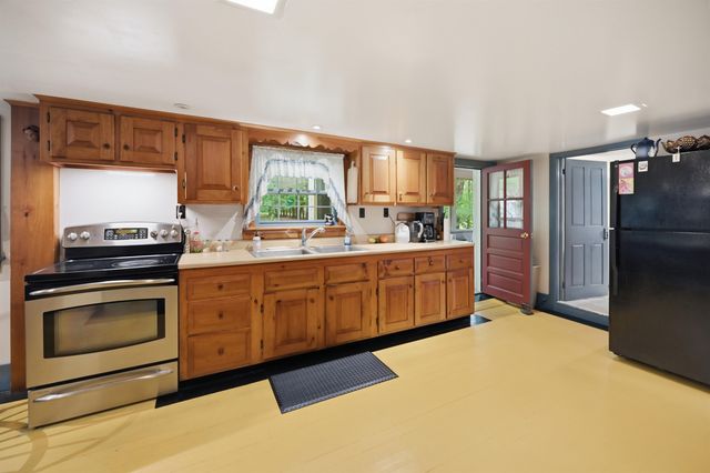 65 Chester Road, Raymond, NH 03077