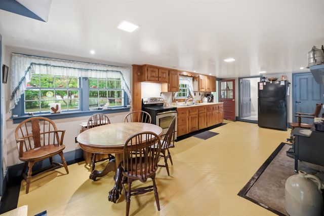 65 Chester Road, Raymond, NH 03077