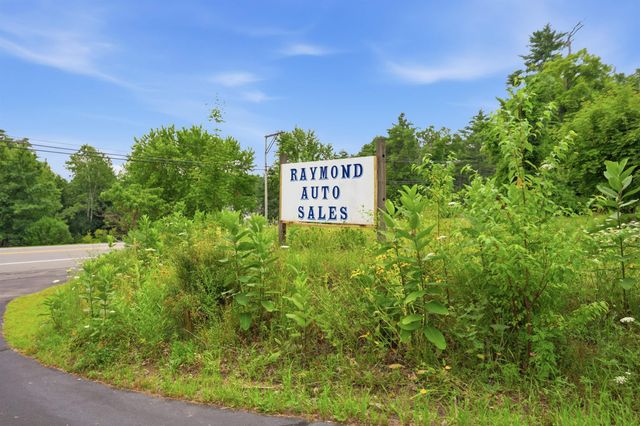 65 Chester Road, Raymond, NH 03077