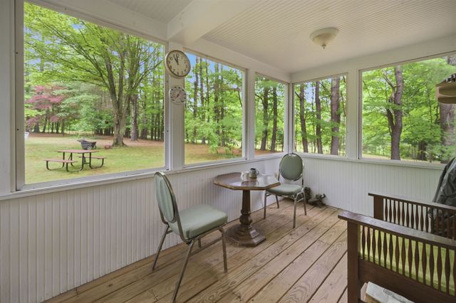 65 Chester Road, Raymond, NH 03077