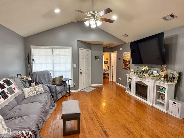 1213 Hemingway Circle, Jonesboro, AR 72405