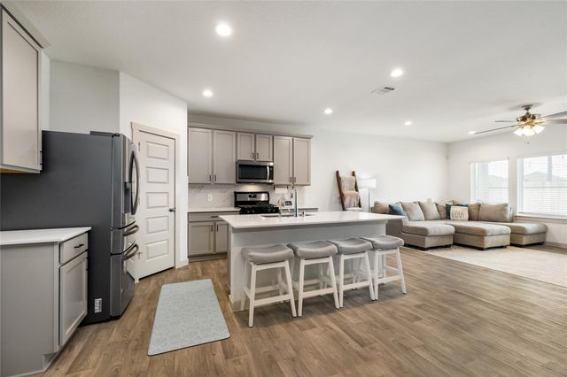 502 Rain Cloud Drive, Baytown, TX 77523