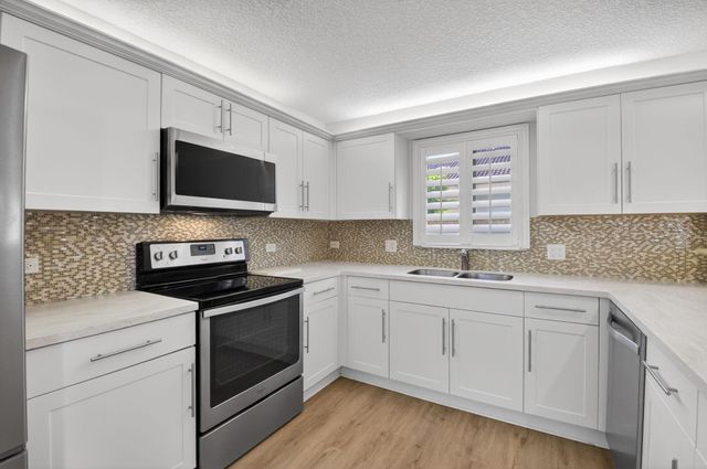 4517 NW 5th Avenue, Boca Raton, FL 33431