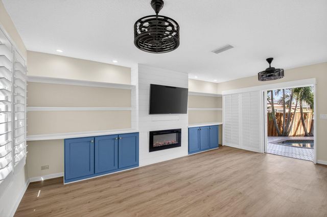 4517 NW 5th Avenue, Boca Raton, FL 33431