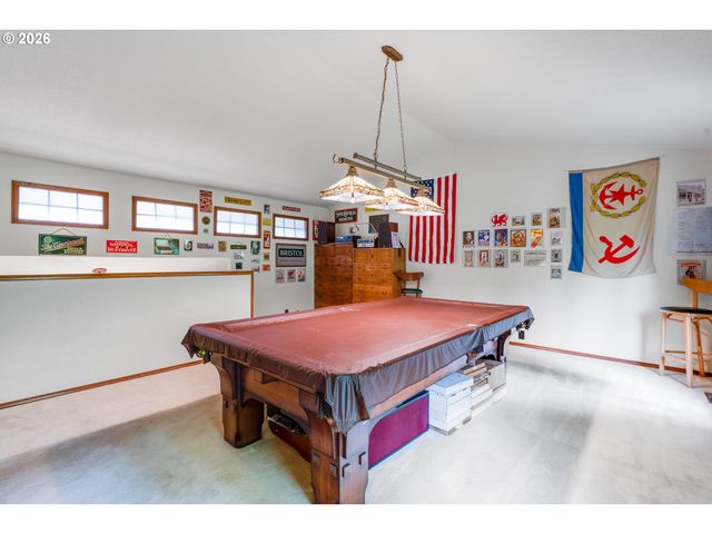 10000 Se CAMBRIDGE Ln, Milwaukie, OR 97222