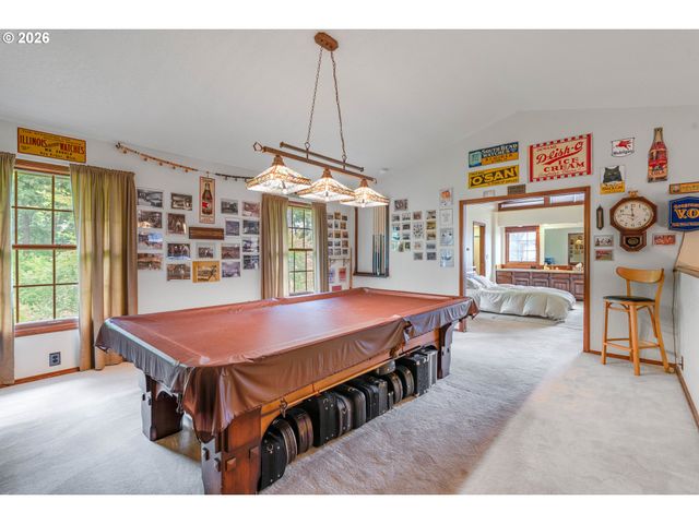 10000 Se CAMBRIDGE Ln, Milwaukie, OR 97222