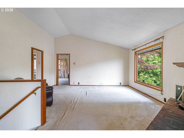 10000 Se CAMBRIDGE Ln, Milwaukie, OR 97222