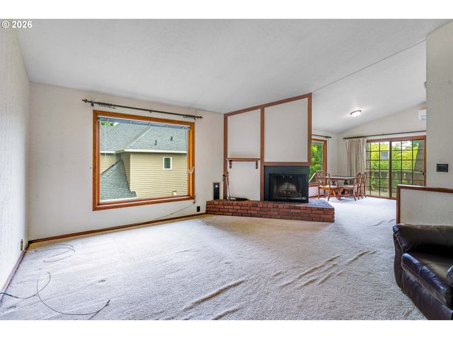10000 Se CAMBRIDGE Ln, Milwaukie, OR 97222
