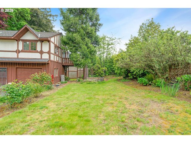 10000 Se CAMBRIDGE Ln, Milwaukie, OR 97222