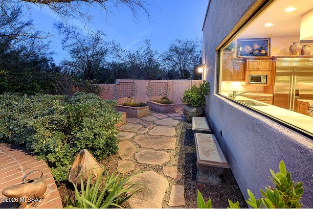 4577 N Placita De Las Chacras, Tucson, AZ 85718