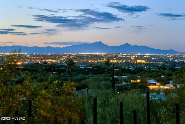 4577 N Placita De Las Chacras, Tucson, AZ 85718