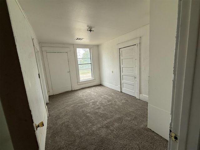 421 N Barker Avenue, El Reno, OK 73036