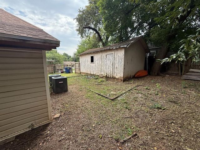 421 N Barker Avenue, El Reno, OK 73036