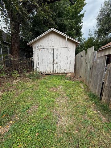 421 N Barker Avenue, El Reno, OK 73036