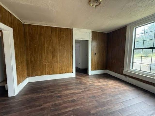 421 N Barker Avenue, El Reno, OK 73036