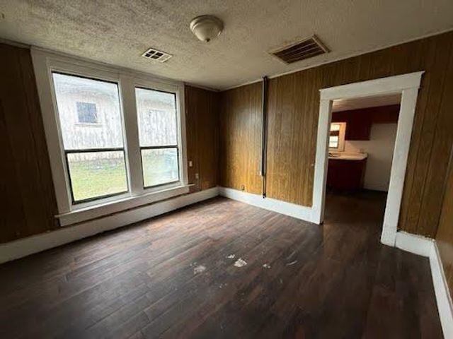 421 N Barker Avenue, El Reno, OK 73036