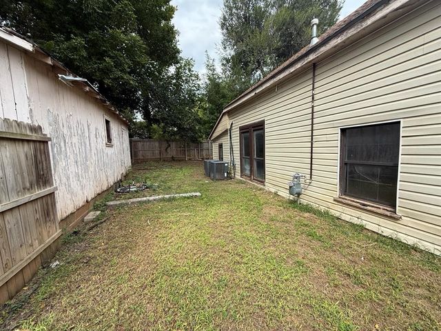 421 N Barker Avenue, El Reno, OK 73036