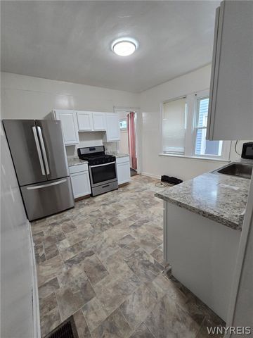 40 Kamper Avenue Lower, Buffalo, NY 14210