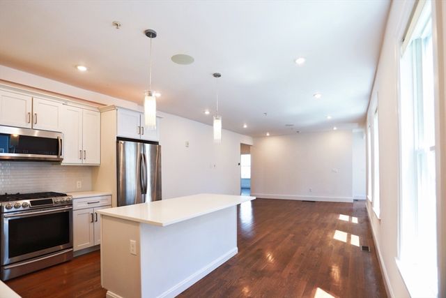 76 Flint St 1, Somerville, MA 02145