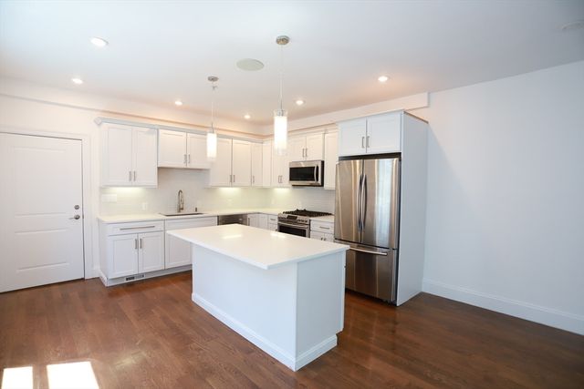 76 Flint St 1, Somerville, MA 02145