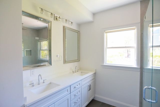 76 Flint St 1, Somerville, MA 02145