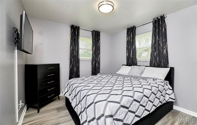 2745 Benne Drive, Florissant, MO 63031