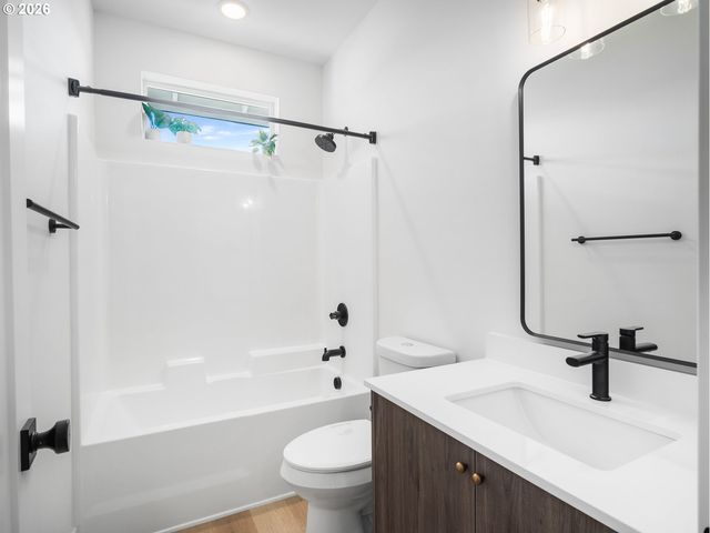 7550 Ne MORRIS St, Portland, OR 97213