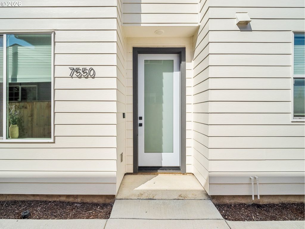 7550 Ne MORRIS St, Portland, OR 97213