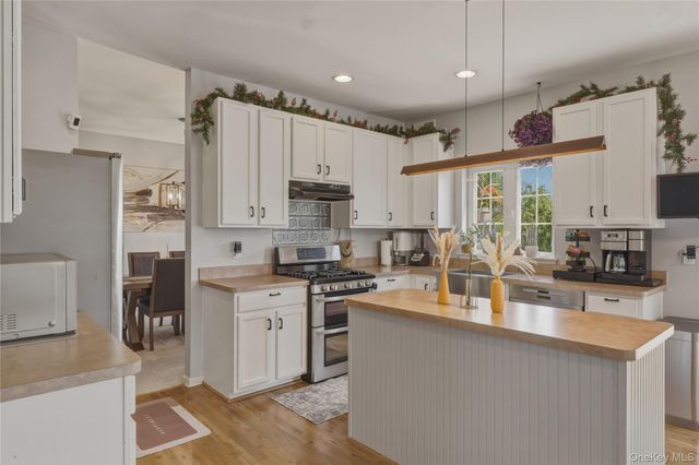 2058 Independence Drive, New Windsor, NY 12553