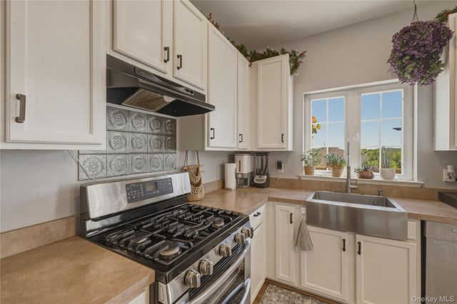 2058 Independence Drive, New Windsor, NY 12553